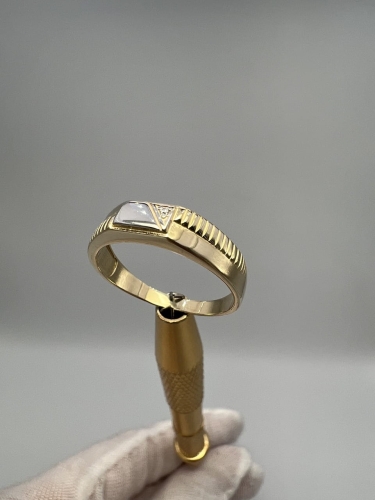 uzywany-pierscionek-ze-zdobieniami-wykonany-ze-zlota-gold-bizuteria-z-drugiej-reki-jubiler-3.jpg