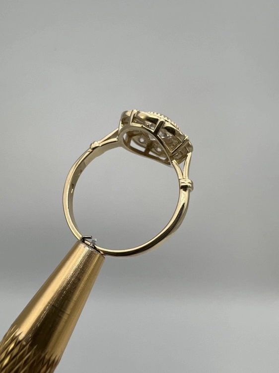 uzywany-zloty-pierscionek-z-cyrkoniami-gold-bizuteria-z-drugiej-reki-jubiler-1.jpg