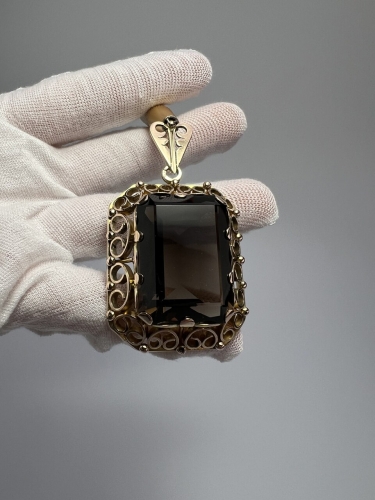 zlota-przywieszka-vintage-zloto-gold-jubuiler-przywieszka-kwarc-dymny-jubiler-bizuteria-vintage-z-drugiej-reki-5.jpg