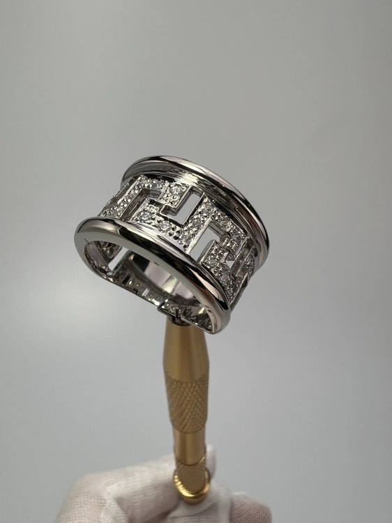 zloty-pierscionek-biale-zloto-odnowiony-pierscionek-z-cyrkoniami-bizuteria-premium-zloto-z-drugiej-reki-jubiler-odswiezony-pierscionek-second-hand-gold-2.jpg
