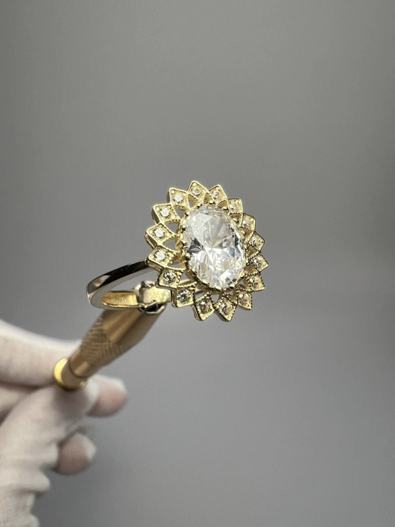 pierscionek-odnowiony--zcyrkoniami-zlota-bizuteria-z-drugiej-reki-zloto-second-hand-gold-1.jpg