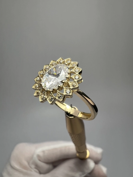 pierscionek-odnowiony--zcyrkoniami-zlota-bizuteria-z-drugiej-reki-zloto-second-hand-gold-3.jpg
