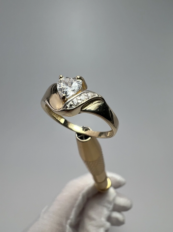 zloty-piersiconek-z-drugiej-reki-z-cyrkonia-w-ksztalcie-serca-second-hand-gold-jubiler-zloto-odnowiona-bizuteria-prawdziwe-zloto-585-5.jpg