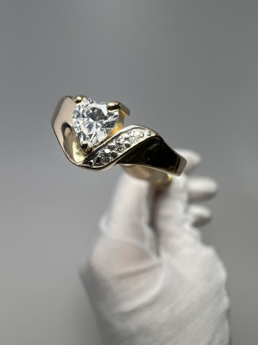 zloty-piersiconek-z-drugiej-reki-z-cyrkonia-w-ksztalcie-serca-second-hand-gold-jubiler-zloto-odnowiona-bizuteria-prawdziwe-zloto-585-9.jpg