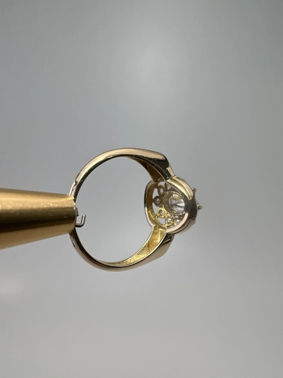 zloty-pierscionek-z-cyrkoniami-odnowiona-zlota-bizuetria-z-drugiej-reki-second-hand-gold-jubiler-7.jpg