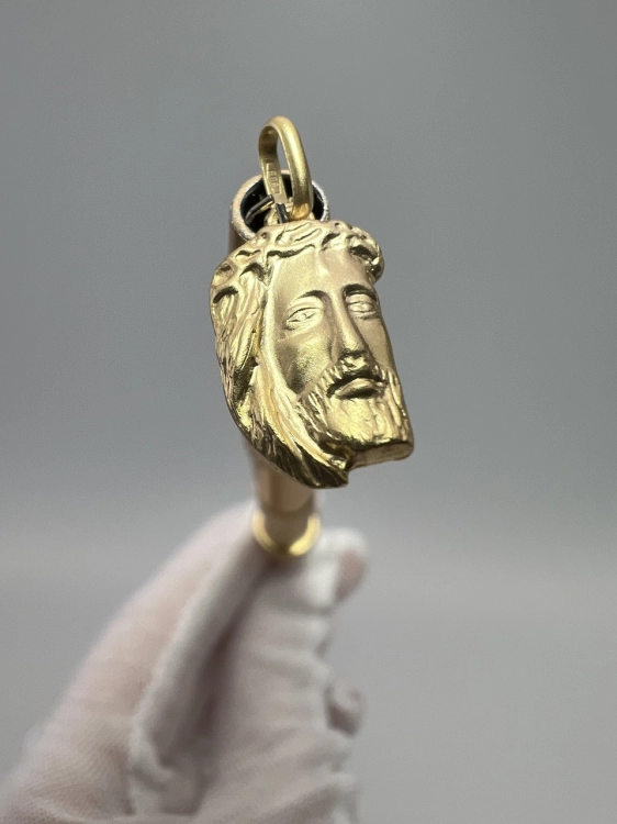uzywana-odnowiona-zlota-przywieszka-medalik-z-wizerunkiem-jezusa-second-hand-gold-jubiler-7.jpg