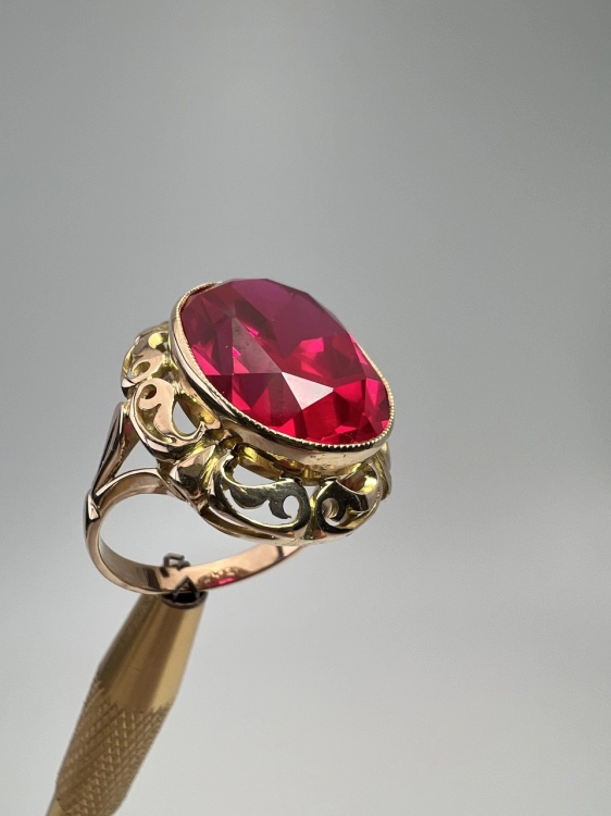zloty-odnowiony-pierscionek-vintage-zlota-bizuteria-z-drugiej-reki-second-hand-gold-pierscionek-z-malinowym-oczkiem-zloto-z-drugiej-reki-bizuteria-vintage-2.jpg