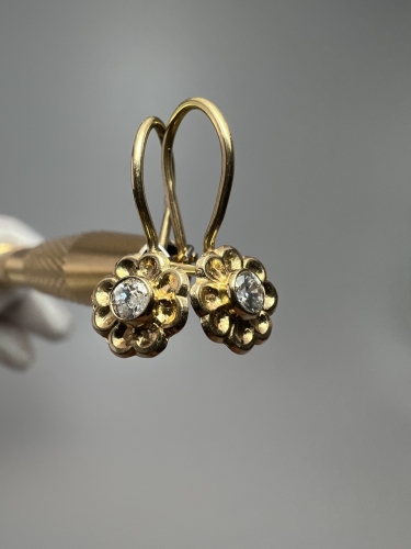 zlote-kolczyki-wiszace-kiwatuszki-z-cyrkoniami-odnowiona-bizuteria-ze-zlota-kolczyki-z-drugiej-reki-second-hand-gold-jubiler-zloto-585-3.jpg