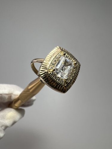 zloty-pierscionek-z-cyrkoniami-z-kwadratowa-cyrkonia-odnowiona-bizuteria-ze-zlota-second-hand-gold-prawdziwe-zloto-585-3.jpg
