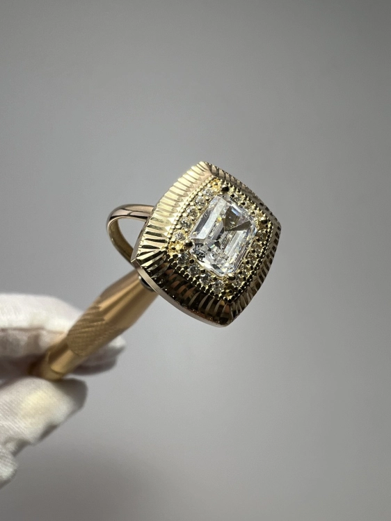 zloty-pierscionek-z-cyrkoniami-z-kwadratowa-cyrkonia-odnowiona-bizuteria-ze-zlota-second-hand-gold-prawdziwe-zloto-585-3.jpg
