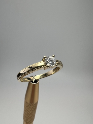 odnowiony-pierscionek-ze-zlota-z-cyrkonia-zlota-bizuteria-z-drugiej-reki-second-hand-gold-jubiler-1.jpg