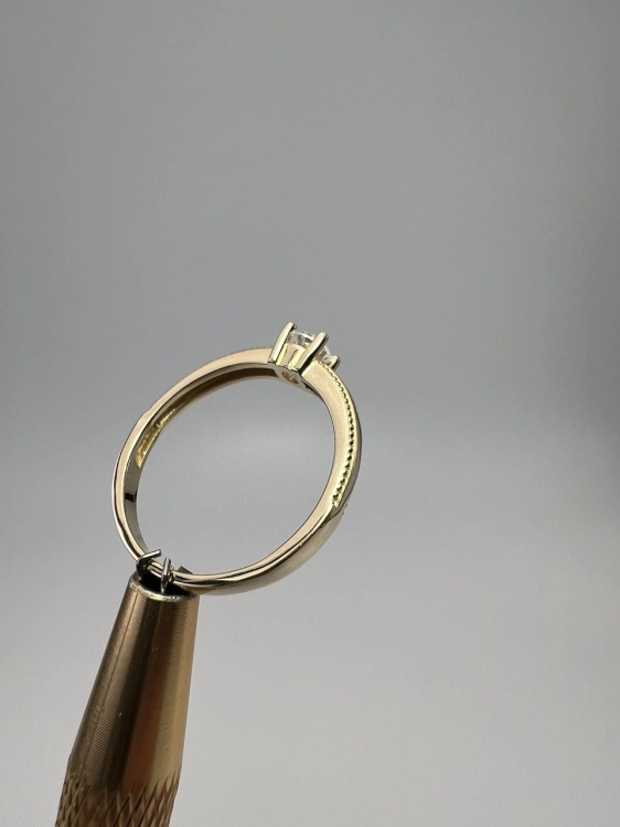 odnowiony-pierscionek-ze-zlota-z-cyrkonia-zlota-bizuteria-z-drugiej-reki-second-hand-gold-jubiler-4.jpg