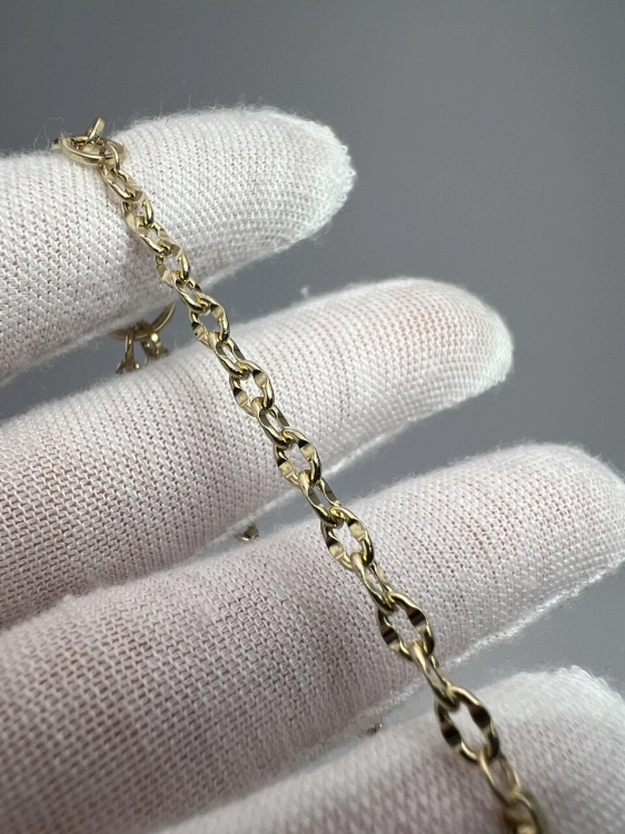 zlotabransoletka-zlota-bransoletka-zlot-bizuteria-elegancka-styl-moda-celebrytka-bizuteria-luksusowabizuteria-eleganckadamska-prezentdlaniej-gold-kobiecystylpomyslnaprezent-1.jpg