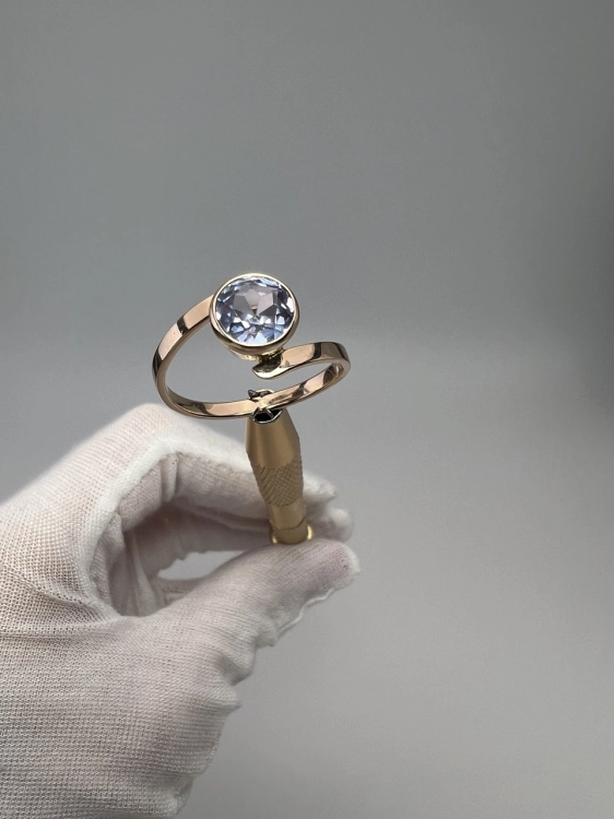 pierscionek-zloty-z-niebieskim-kamieniem-jubiler-585-second-hand-gold-prezent-sklep-okazja-tanie-zloto-zlota-bizuteria-pierscionek-z drugiej-reki-pierscionek-z-oczkiem-1.jpg