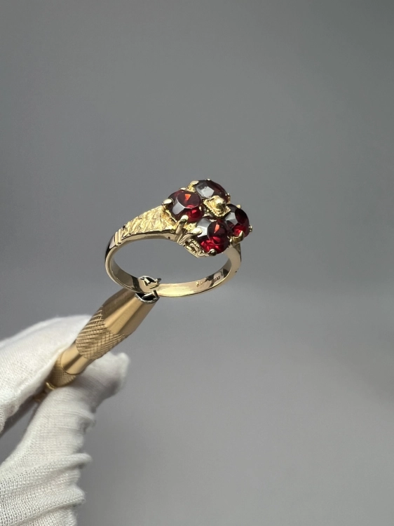 second-hand-gold-jubiler-bizuteria-750-zloto-z-drugiej-reki-odnowione-zloty-pierscionek-18k-z-granatami-rozmiar-15-4.jpg